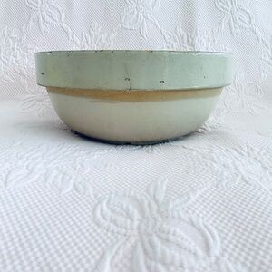 Medium Stoneware Farmhouse Mixing Bowl
